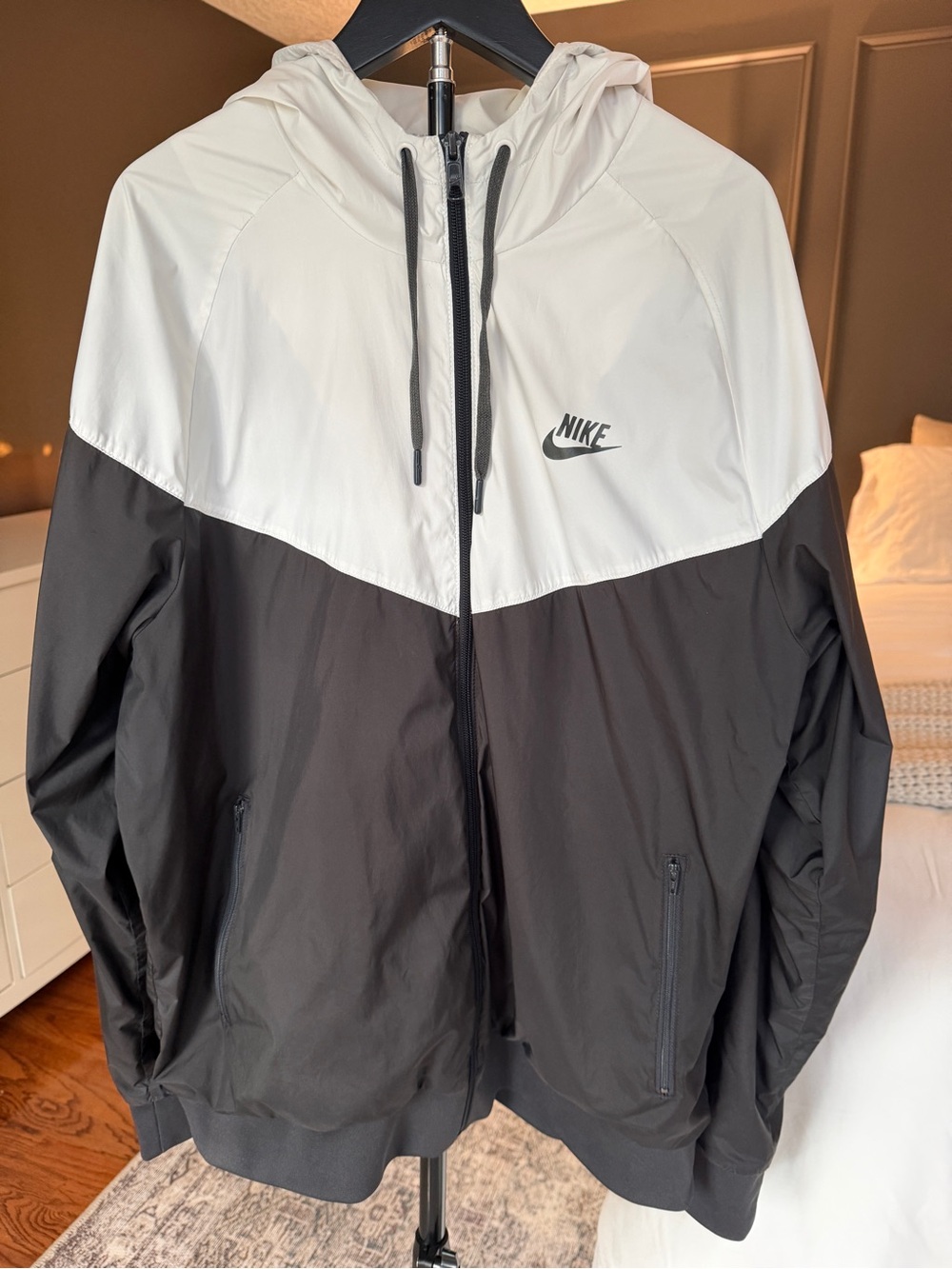 Nike Windrunner Hooded Full Zip Windbreaker Jacket Black White Men’s XL